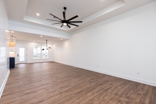 Photo - 15302 E Chesapeake