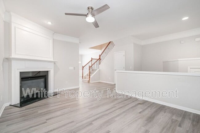 Photo - 822 Granby Dr
