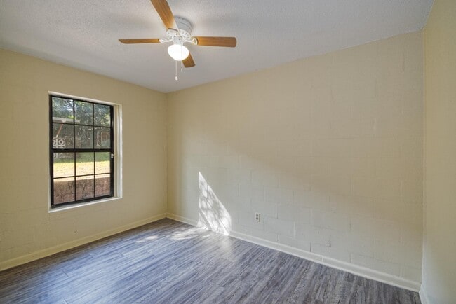 Photo - 1420 Melvin St