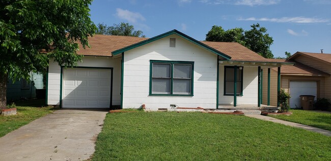 Building Photo - CUTE 2 bedroom, 1 bath home!!!