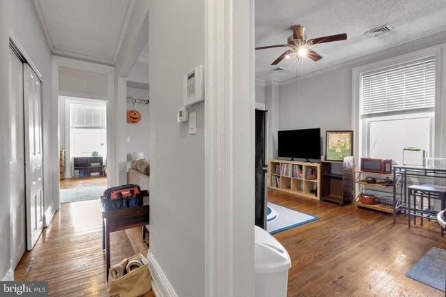 Photo - 3017 W Girard Ave Unit 3F