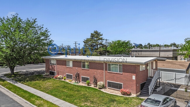 Building Photo - 311-3360 3360 S Unit 3