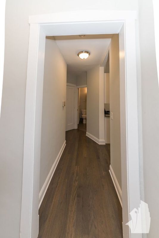 Photo - 5045 N Damen Ave