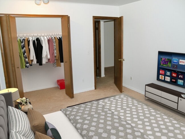 Photo - Holly House Apartments