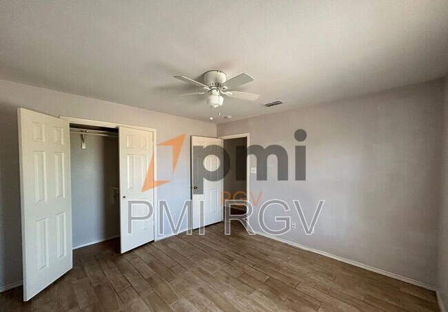 Photo - 2017 Graham Ave Unidad 7