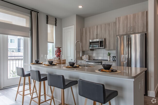 2 BR, 2 BA - 1119 SF