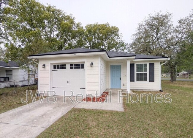 Building Photo - 2022 St Clair St