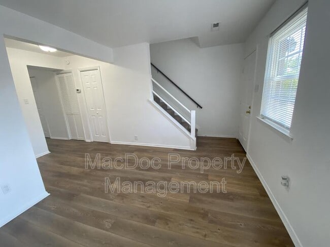 Photo - 611 Anvil Rd