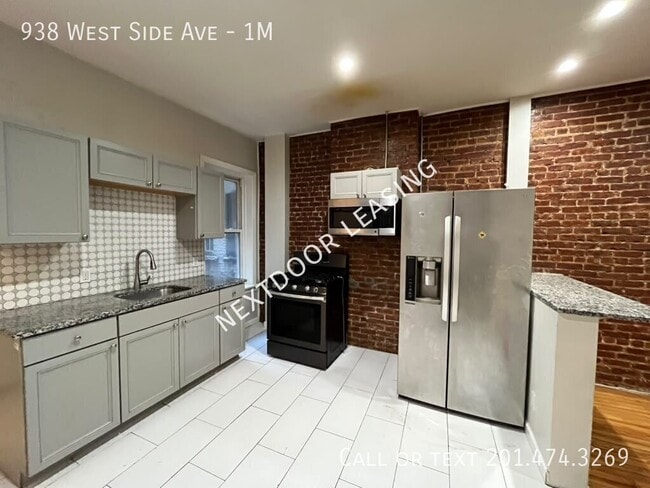 Building Photo - 938 West Side Ave Unit 1M