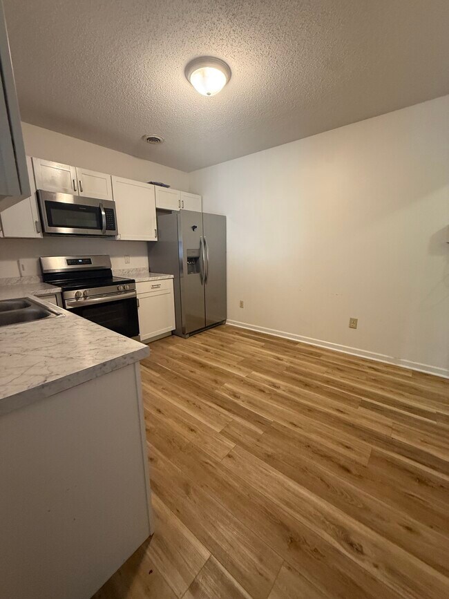 Photo - 146 Berrywood Ln