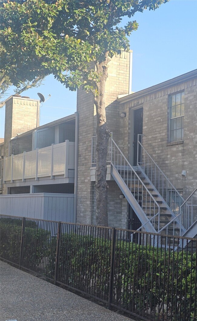 Photo - 10689 Braes Bend Dr