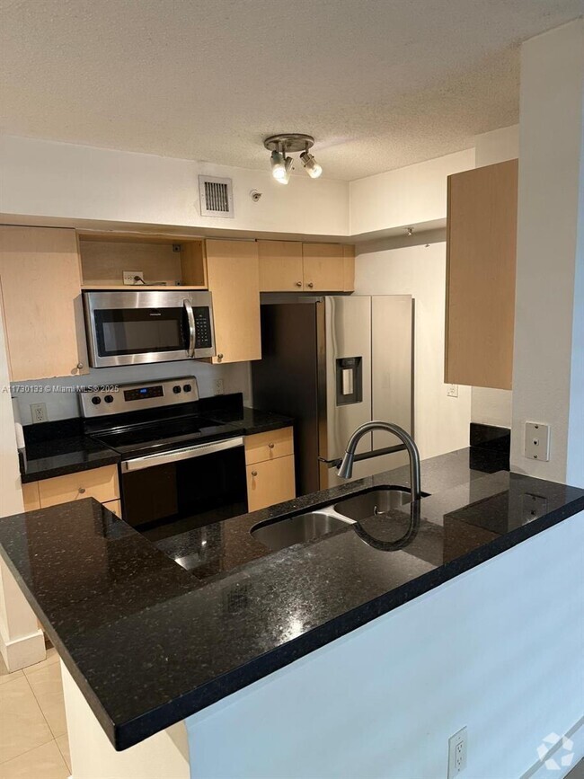 Building Photo - 2433 Centergate Dr Unit 107 Rental