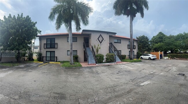 Photo - 100 SE 5th St Unit 1