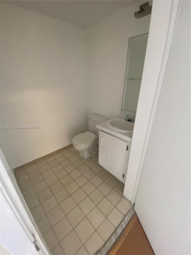 Photo - 6045 NW 186th St Unidad 305