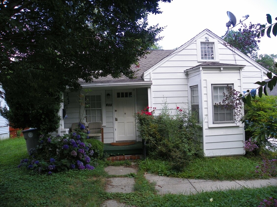 Photo - 611 Douglass Ave (Rockville, MD)