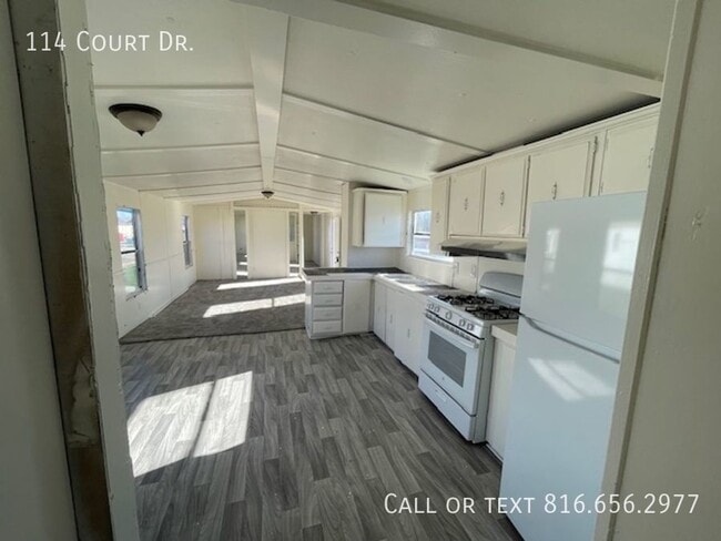 Building Photo - 114 Court Dr Rental