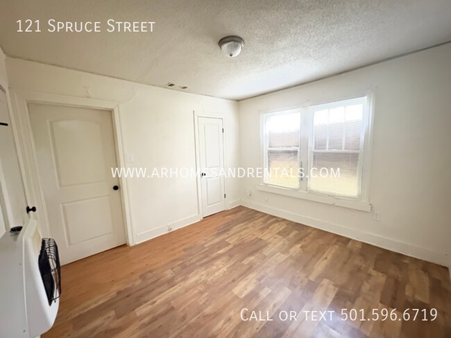 Photo - 121 S Spruce St