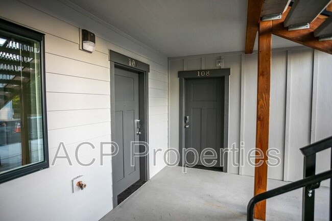 Photo - 667 E Badger Rd Unit #202