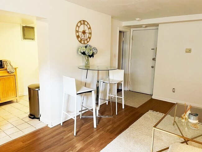 30 Kinross Rd Unit 2##