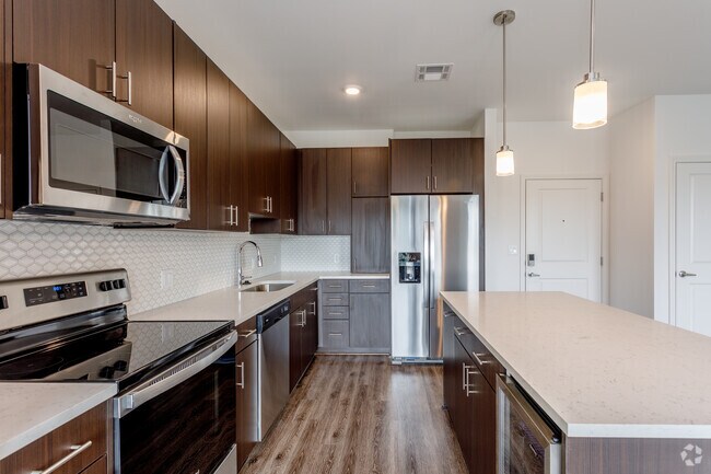 2BR, 2BA - B3
