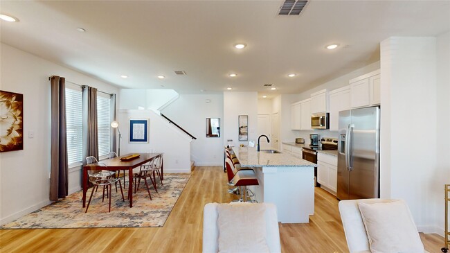 Photo - 2906 ELLE DR