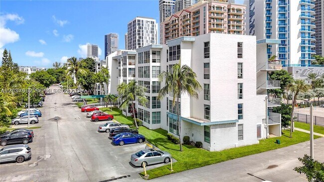 Photo - 17560 Atlantic Blvd Unit 501