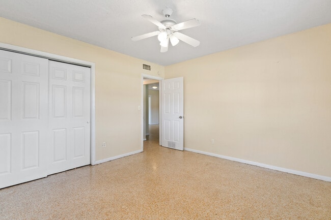 1937 Ridgewood Dr