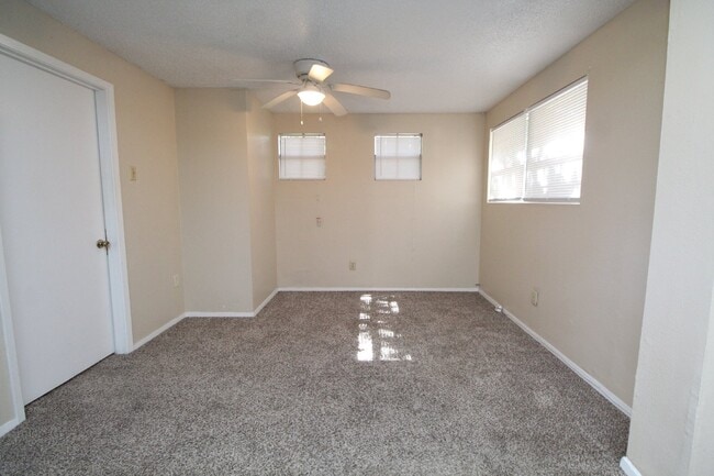 Photo - Cozy 1BR/1BA Apartment in Southwest Pensac... Unit B