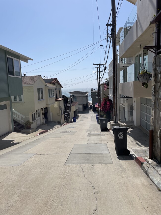 Photo - 201 Moonstone St Unidad Downstairs-streetlevel