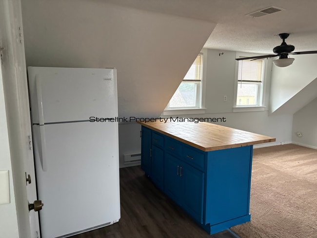 Photo - 37 Godfrey St Unit 3