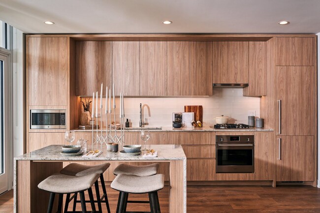 Photo - 432 W Hill St