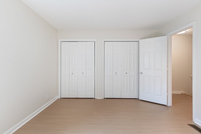 Photo - Stonehenge Apartments