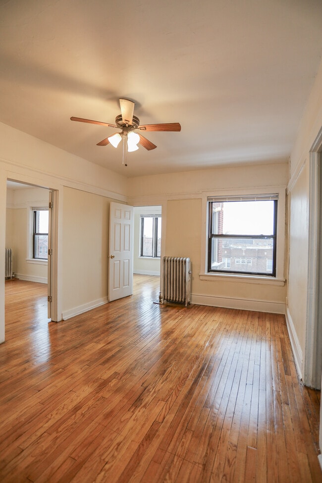 Photo - 7445 N Greenview Ave Unit 318