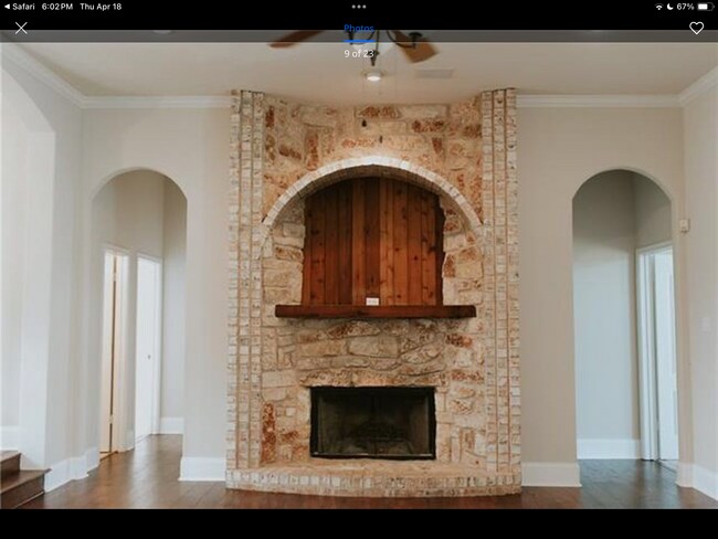 Living room with Wood-burning fireplace - 3316 Preston Club Dr Casa