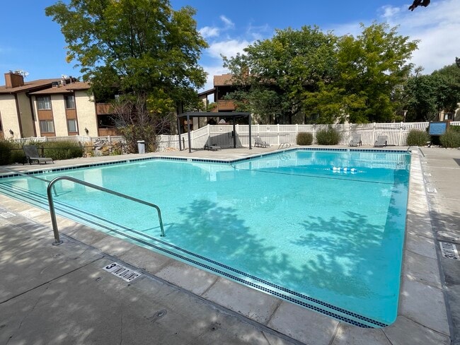 Building Photo - 6893 S Countrywoods Cir Unit 10