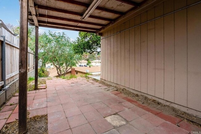 Photo - 1568 Primera St