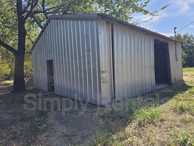 Building Photo - 1107 Esma St Rental