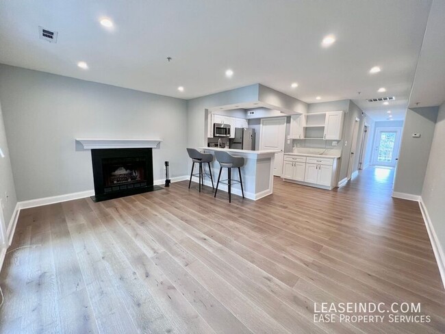 Photo - 3623 38th St NW Unit #202