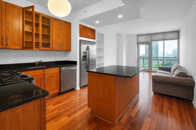 Building Photo - 389 Washington St Unit 26G