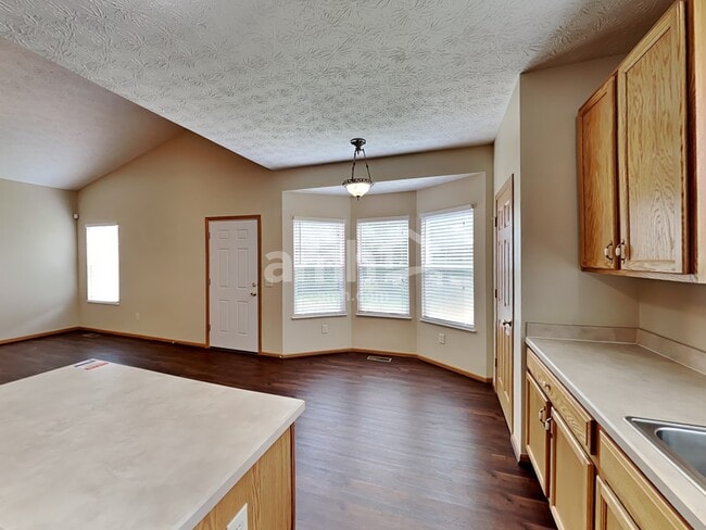 Photo - 1468 E Quail Run Dr