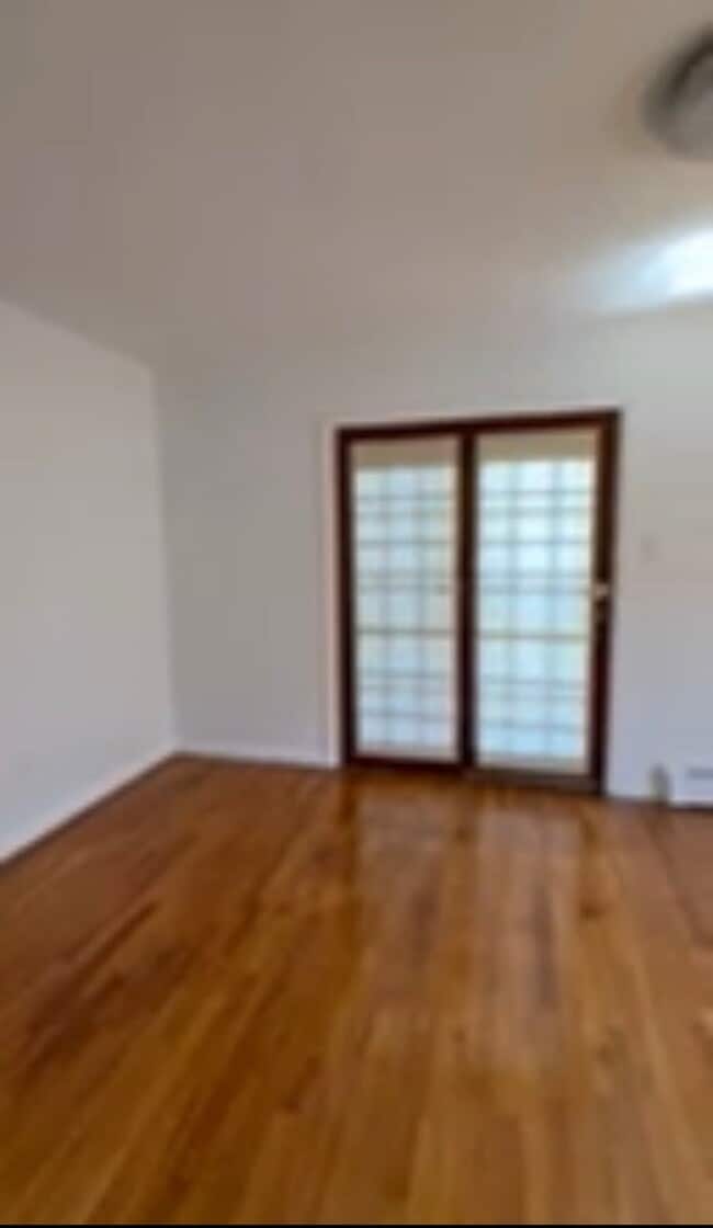 Photo - 23-37-37 120th St