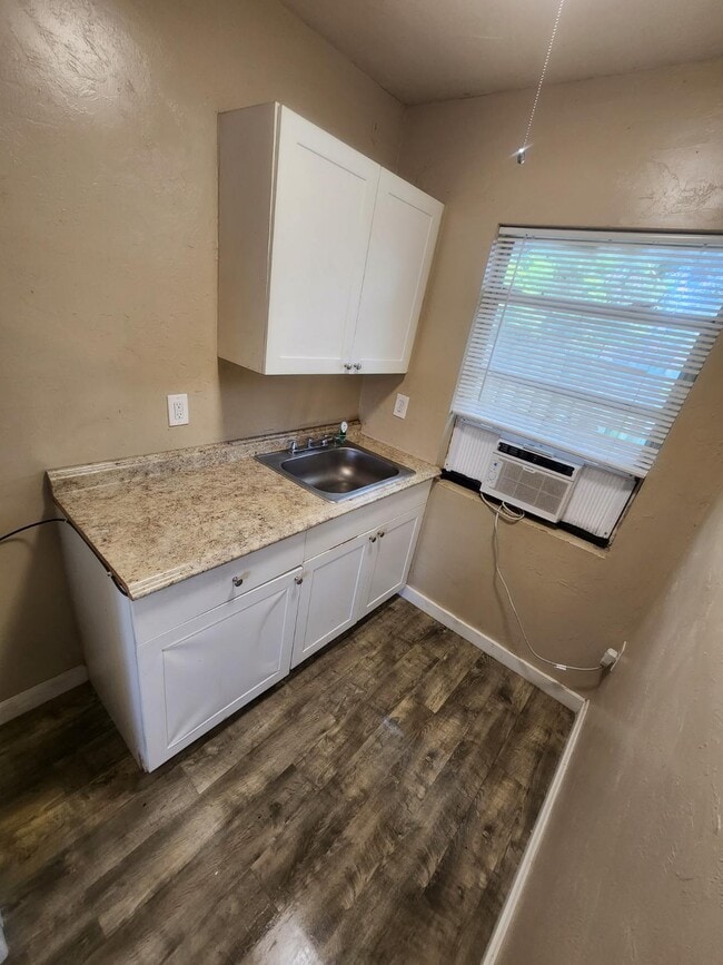 Photo - 400 11th St W Unit Apartment in Palmetto