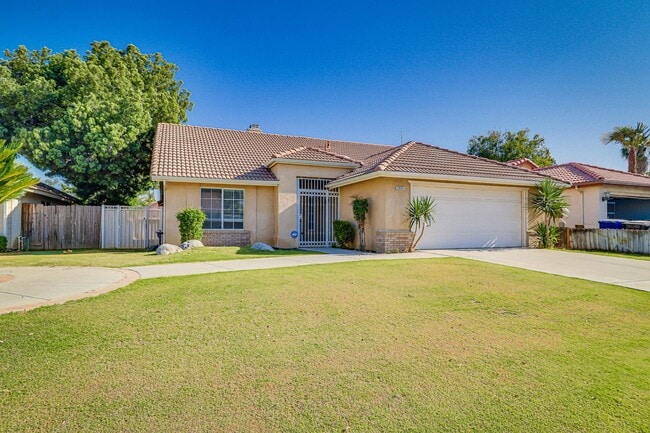 Building Photo - Spacious Home in SW Bakersfield!