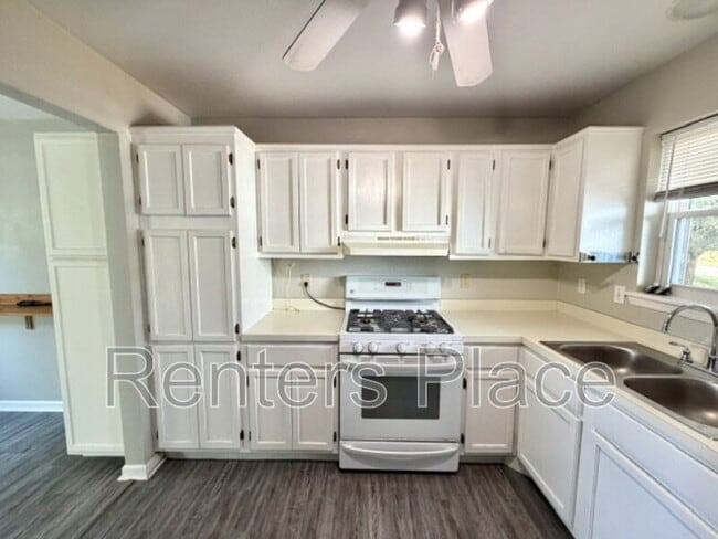 Photo - 5707 S Yukon Ave