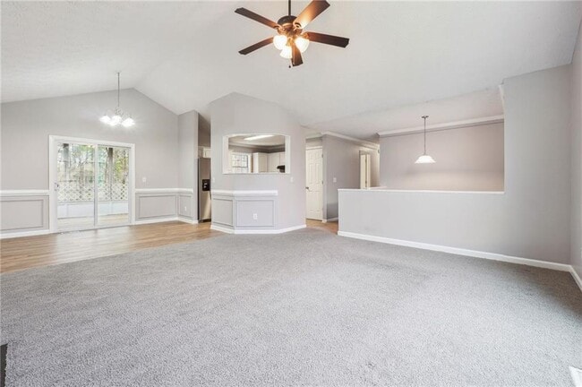 Photo - 805 Grindstone Pl SW