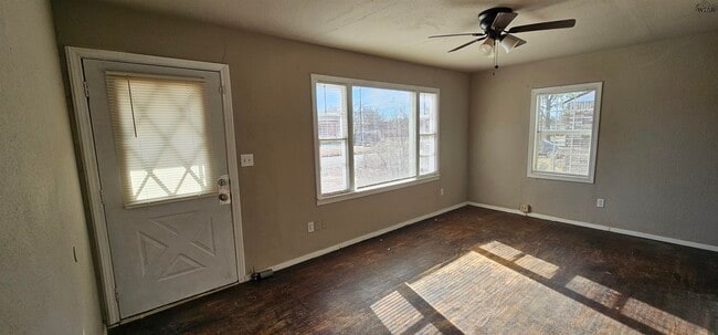 Photo - 1633 Lucas Ave