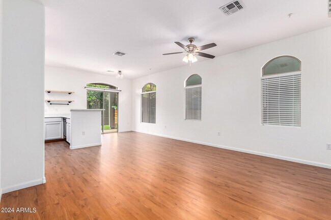 Photo - 2024 S Baldwin