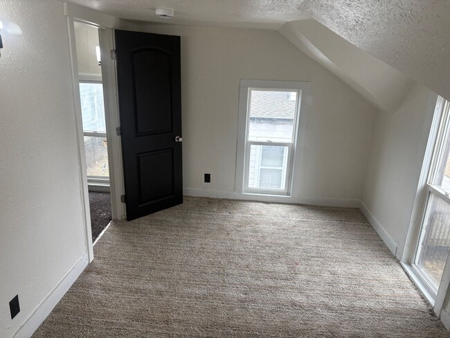 Photo - Duplex Apartment in Waterloo, IA