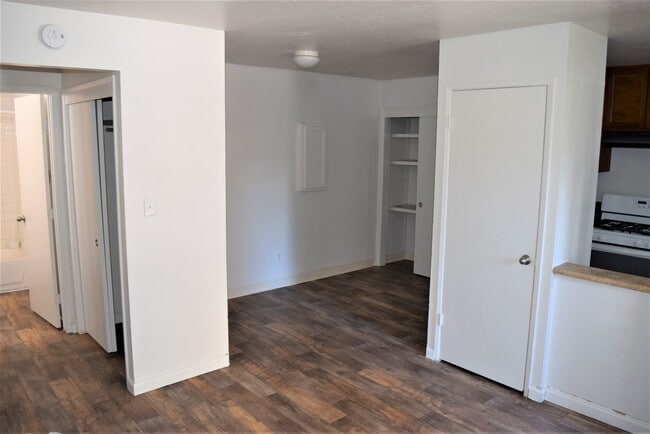 Photo - Sundance Garden Apts