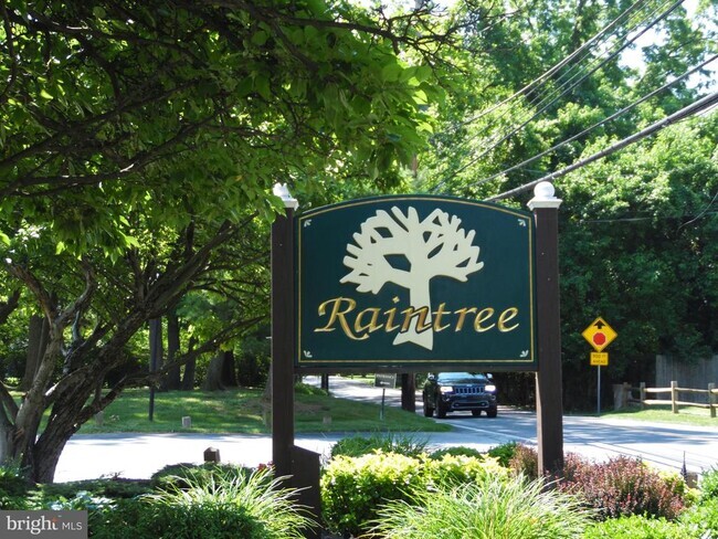Building Photo - 1602 Raintree Ln Unit 1602 Rental